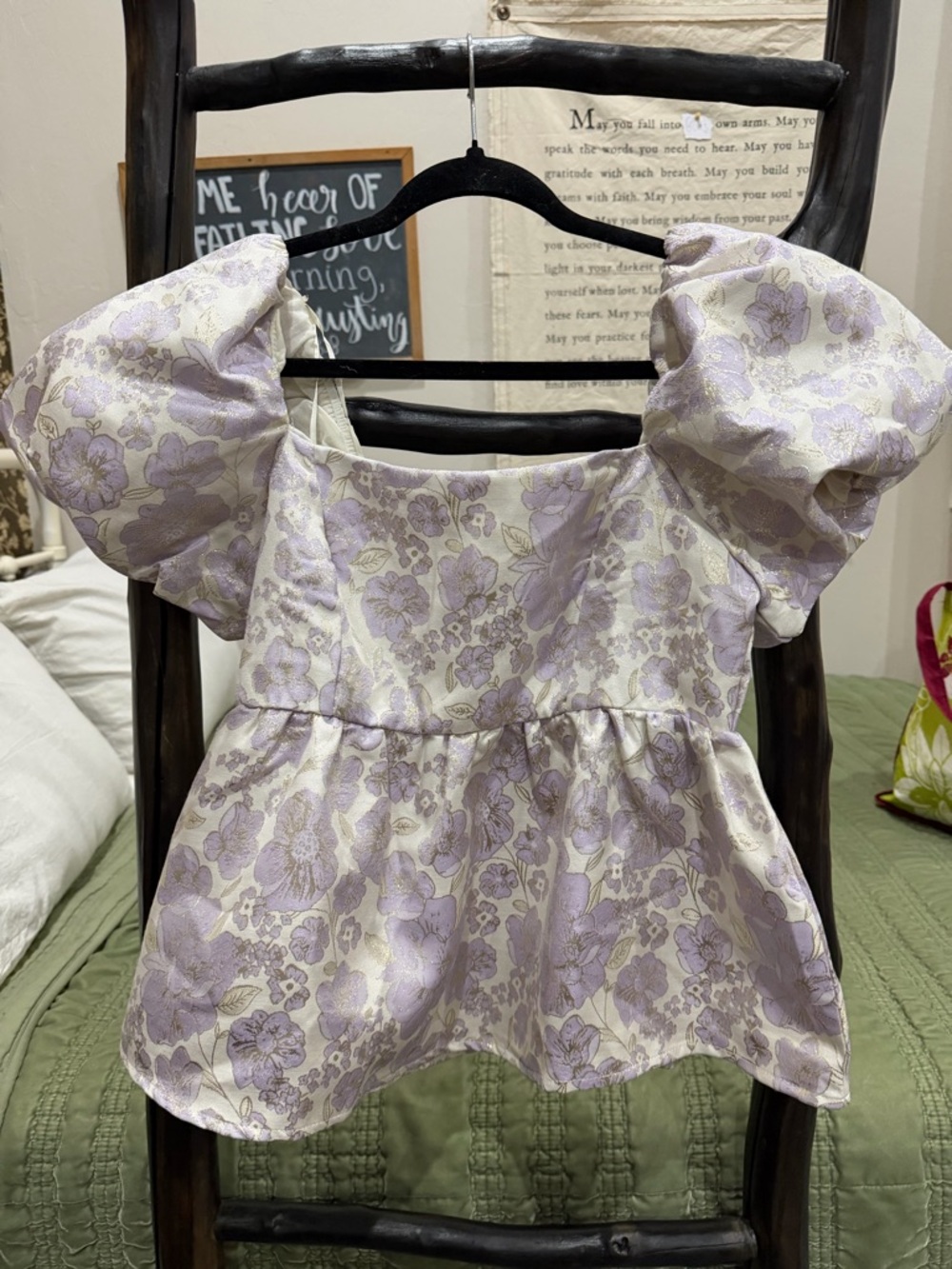 TCEC Lavender Floral Puff-Sleeve Peplum Top
